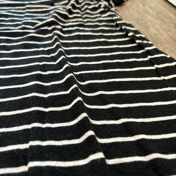 Black and white striped top from Abercrombie & Fitch - Picture 3 of 4